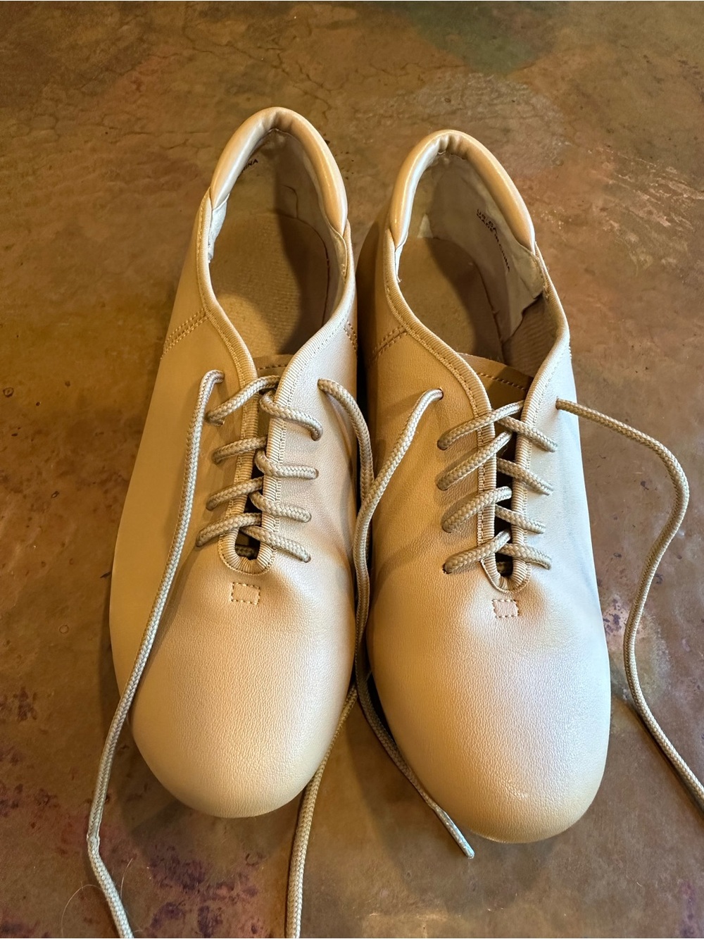 Women's Bloch Lace-Up Tap Shoes in Beige/tan. Size 6a